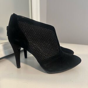 Elegant Black Women's Heels - ALFANI BOOTIE size 6M